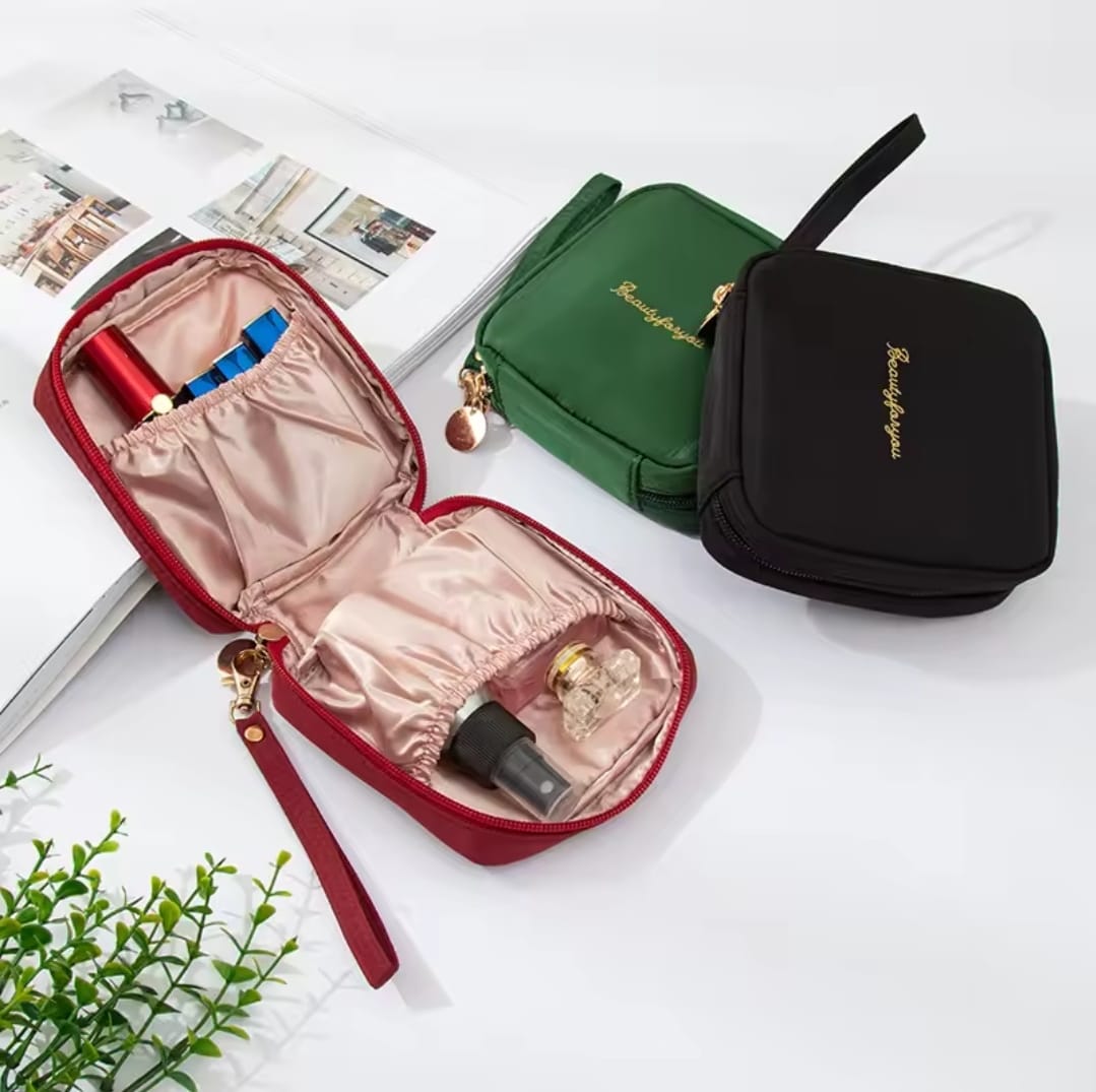 Waterproof mini pads pouch