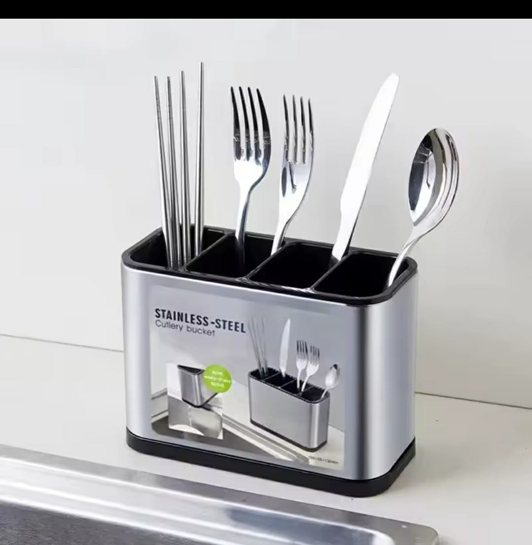 Countertop partitioned cutlery organizer with drainer