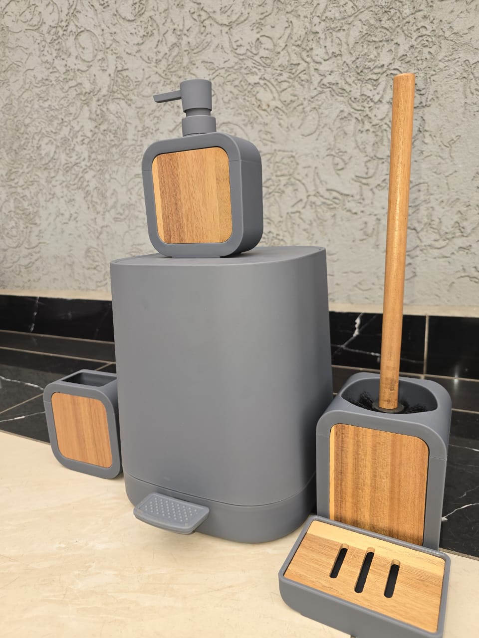 Plain 6pcs Bathroom Accessories set with Pedal