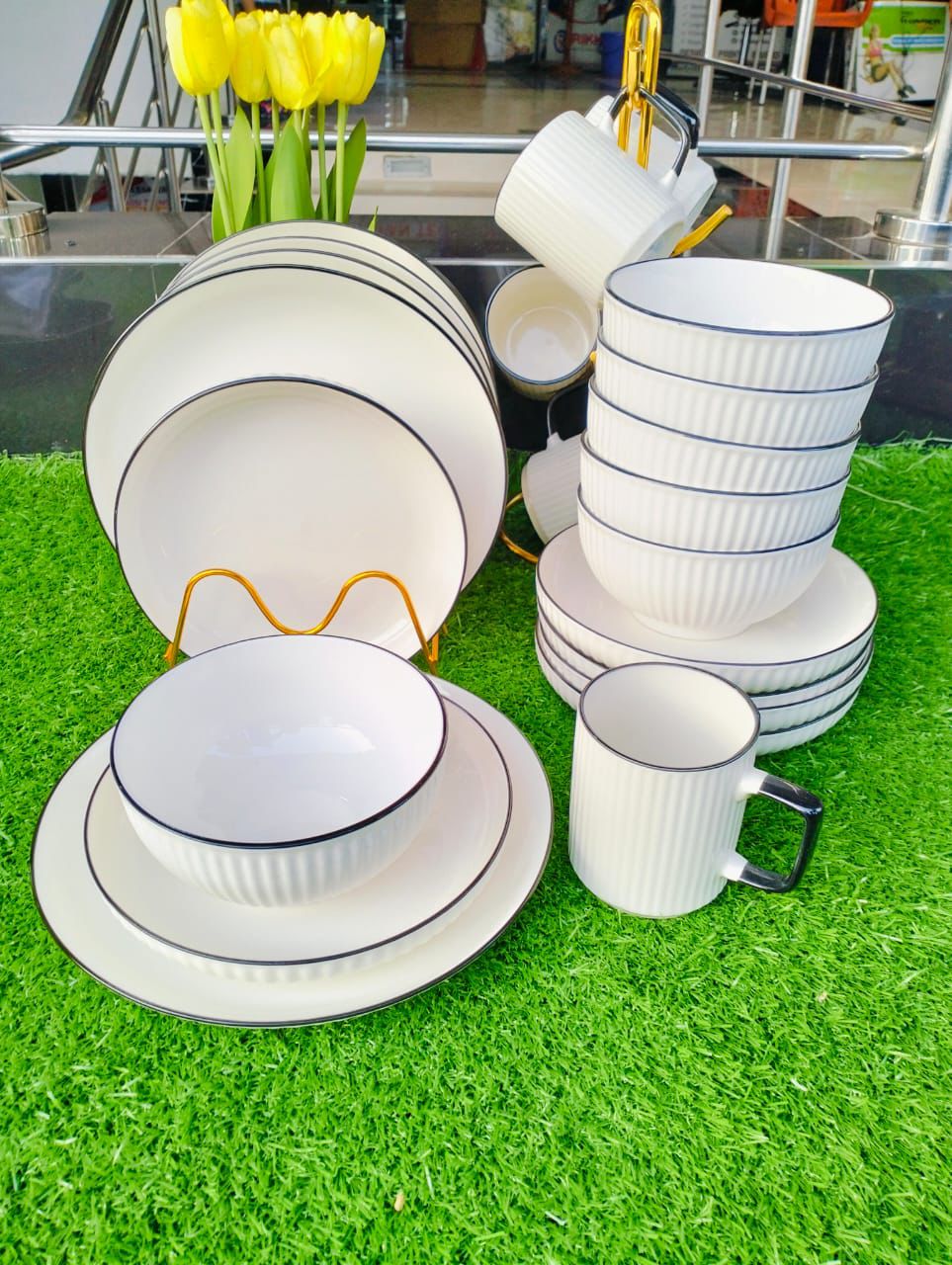 24pcs Ceramic dinner set with black rim