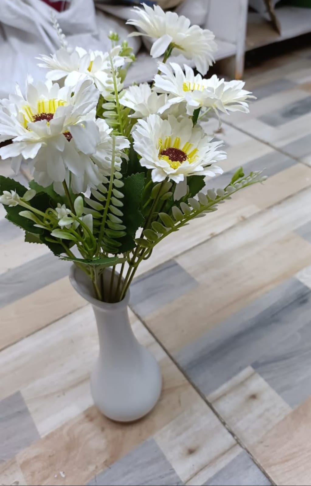 Ceramic vase nose small