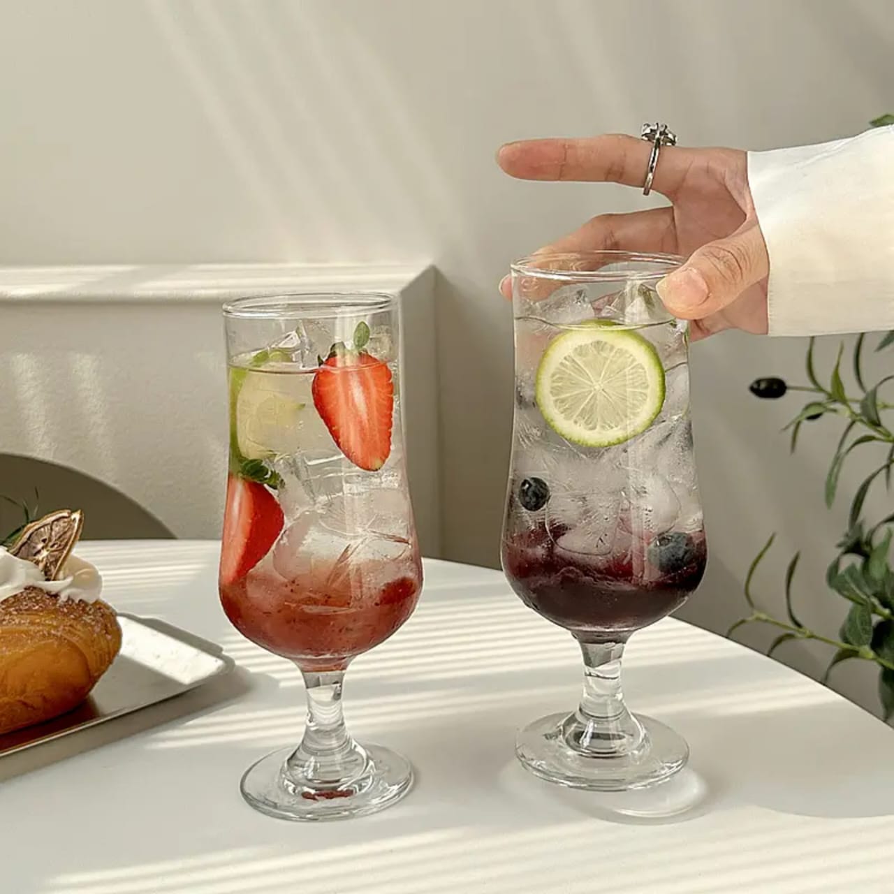 380ml Red cherry Hurricane glasses