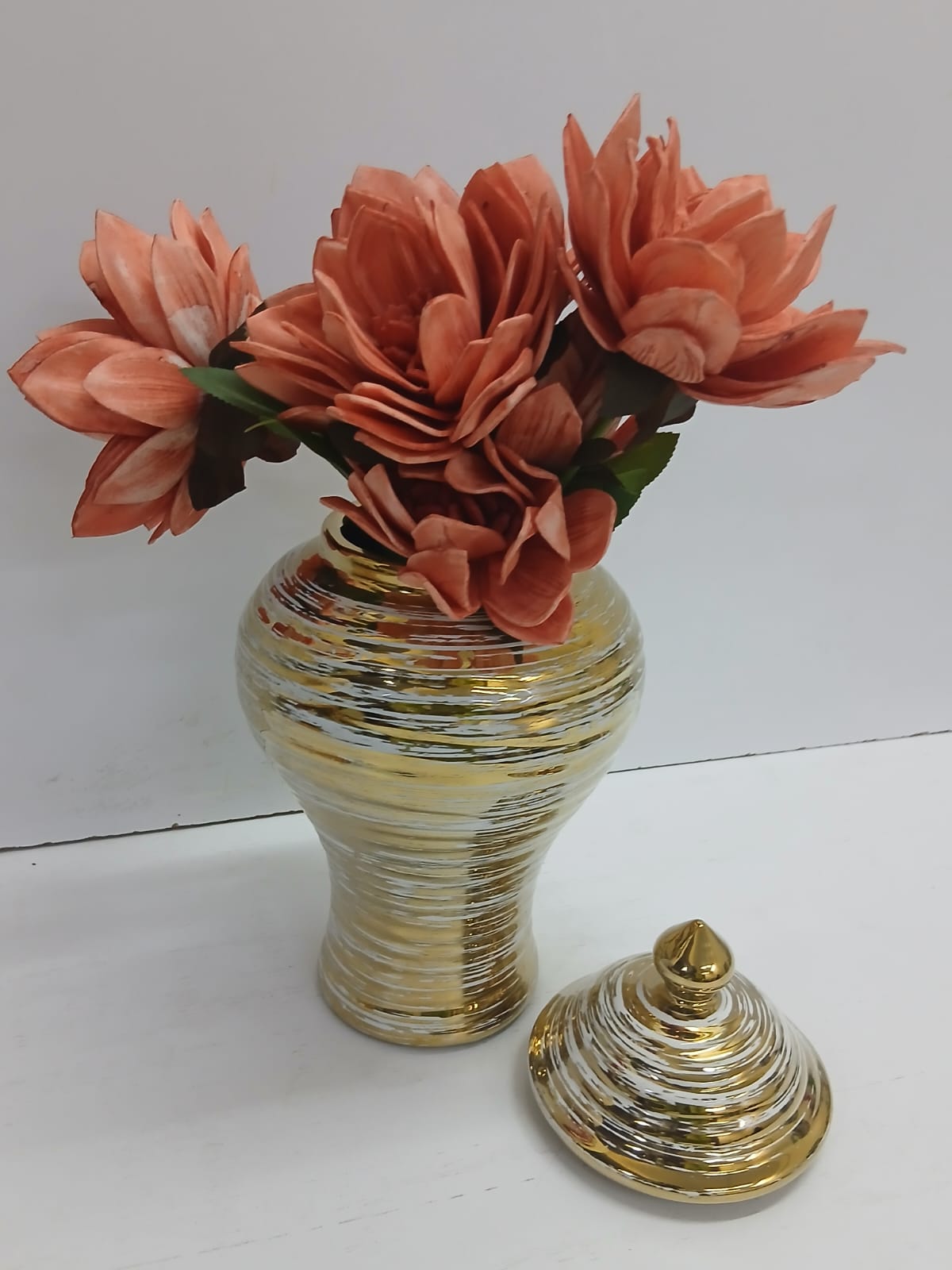 Ceremic GOLD-PLATED White VASE-GINGER