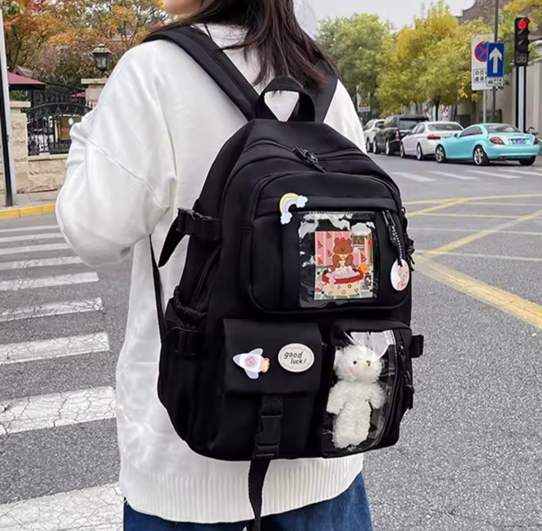 Casual style high capacity school bag.