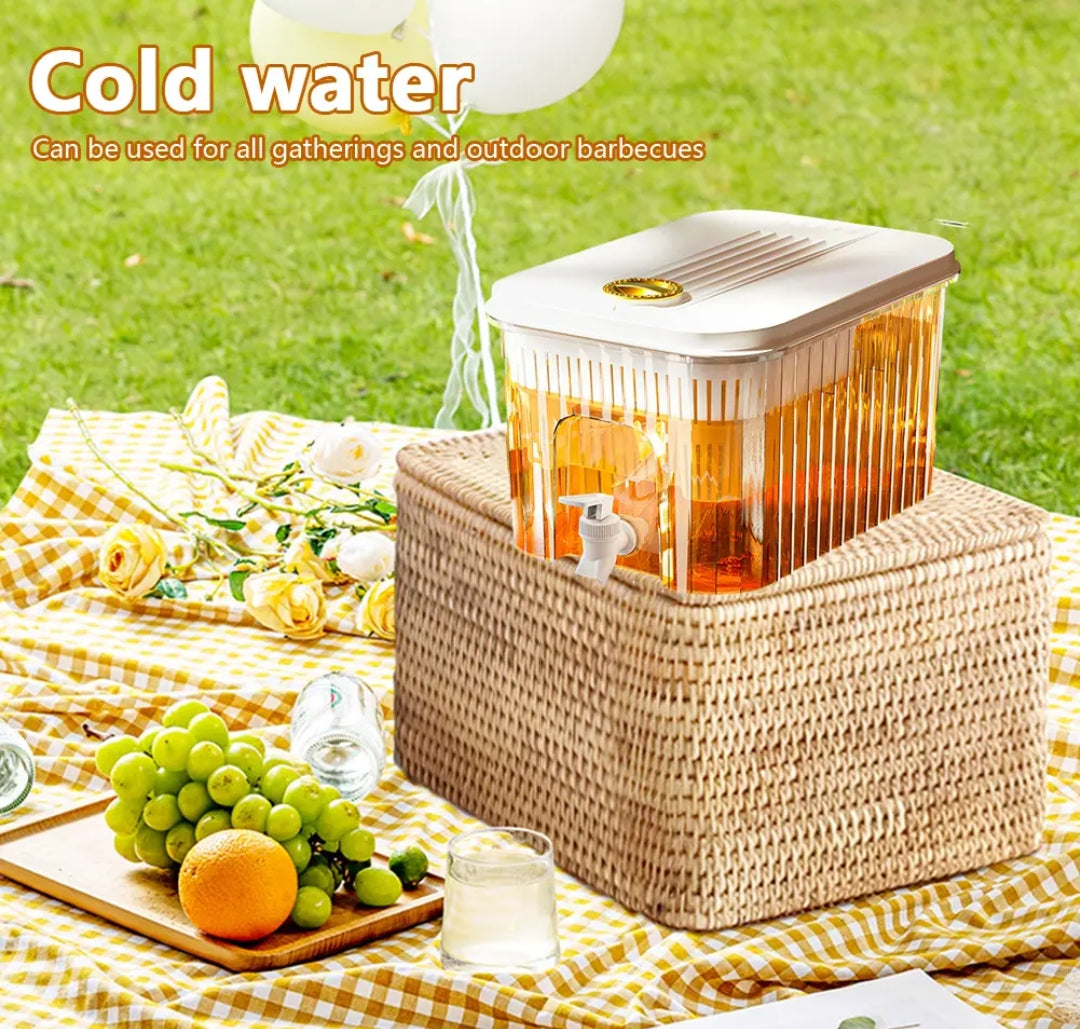 Cold water pitcher kettle with tap
