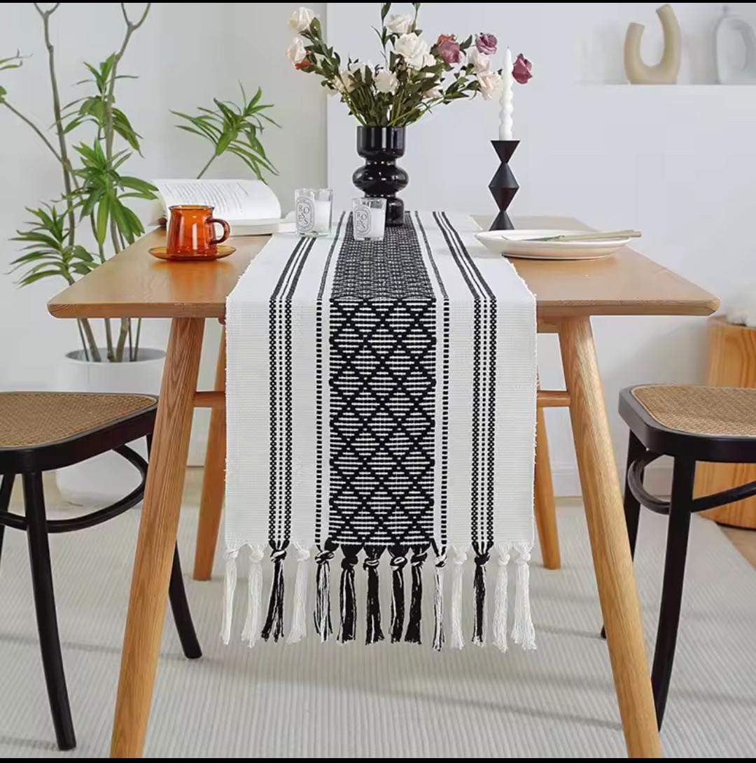 Braided woven textured table runner with tassels + 6pcs mats
