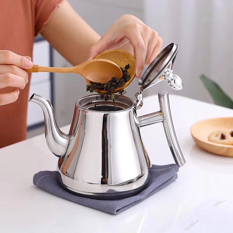 Coffee kettle with infuser