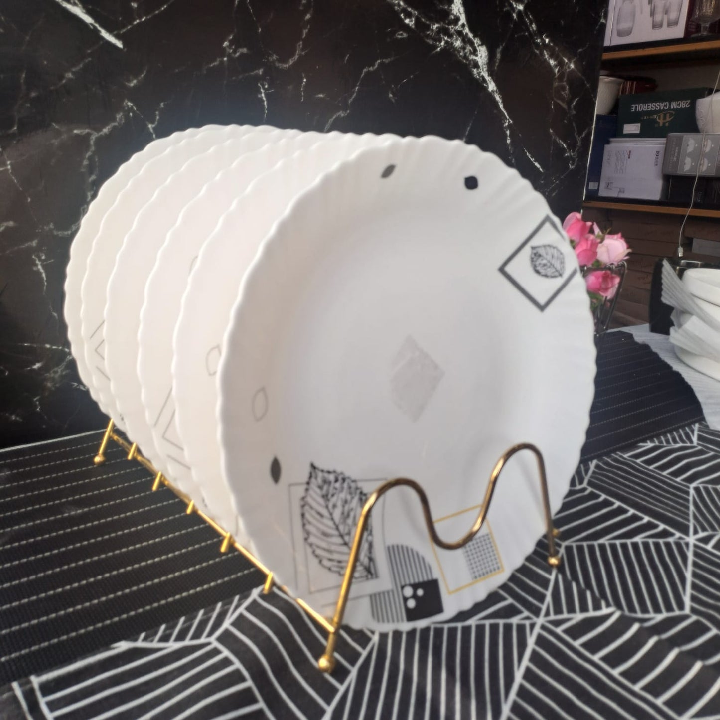 11" Stylish dinner plate