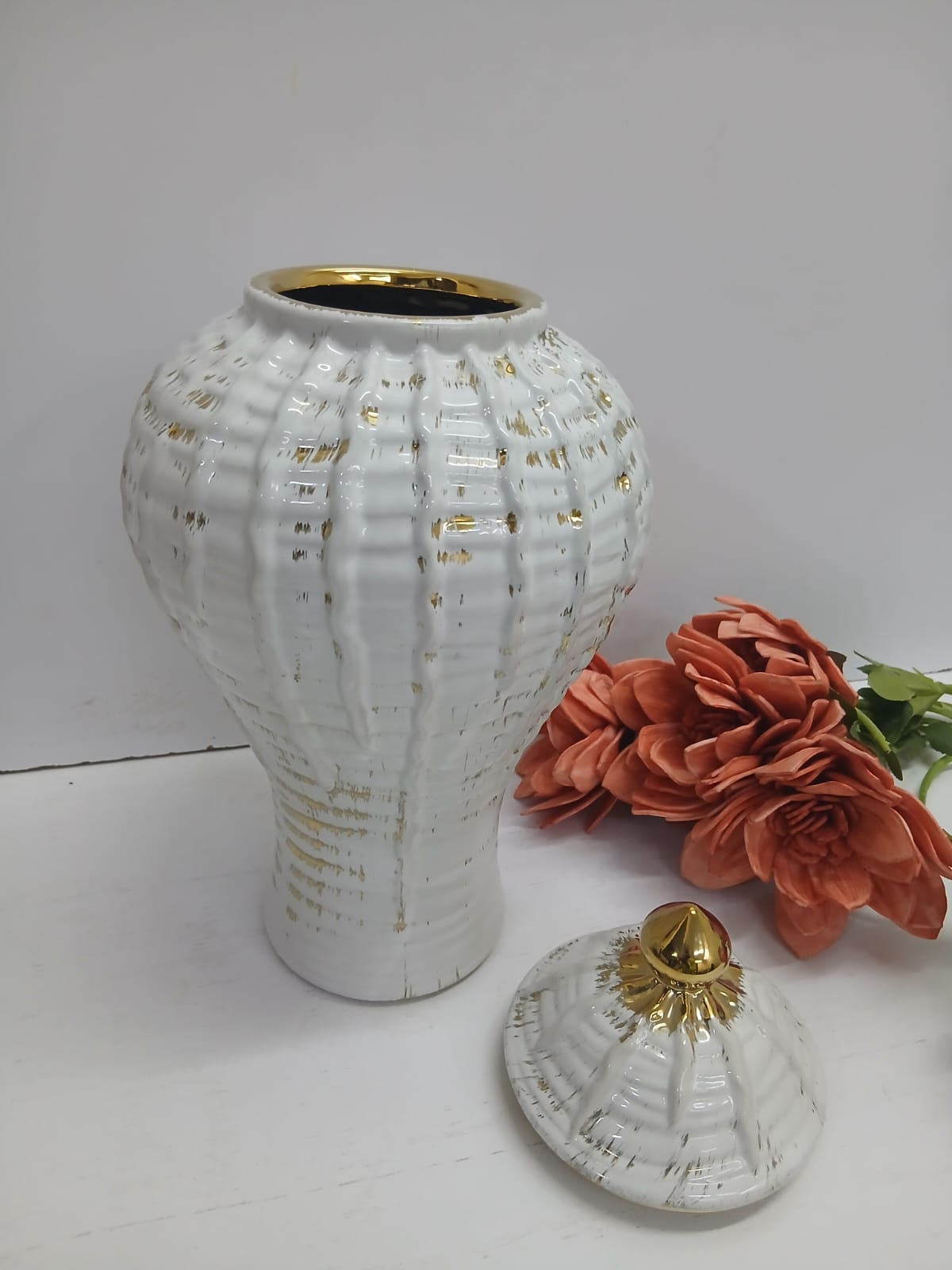 Ceremic GOLD-PLATED White VASE-GINGER